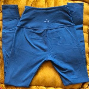 Beyond Yoga High Rise Teal Leggings 🧘‍♀️